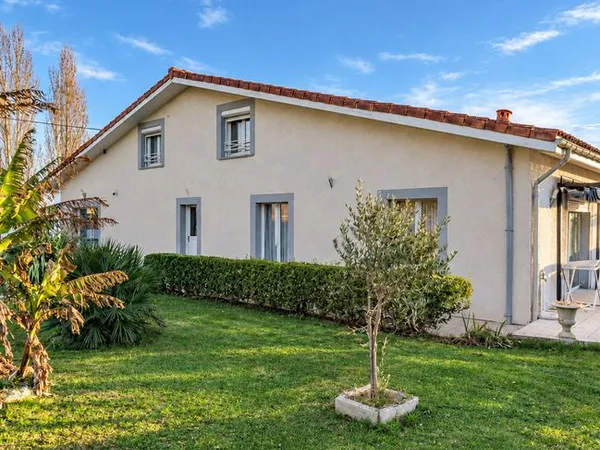 Maison de caractère à vendre — lherm (31600)
