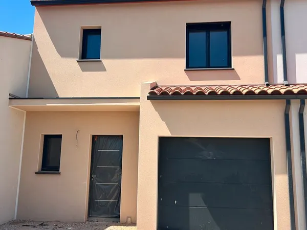 Villa neuve 3 chambres avec garage et jardin