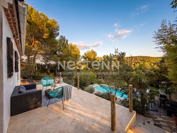 Villa à Ventabren T6 de 220 m2 sur 1880 m² de parcelle avec piscine