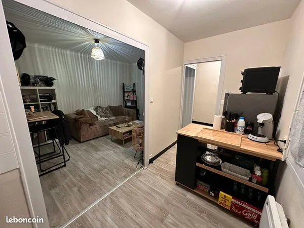 Appart avec garage et espace vert