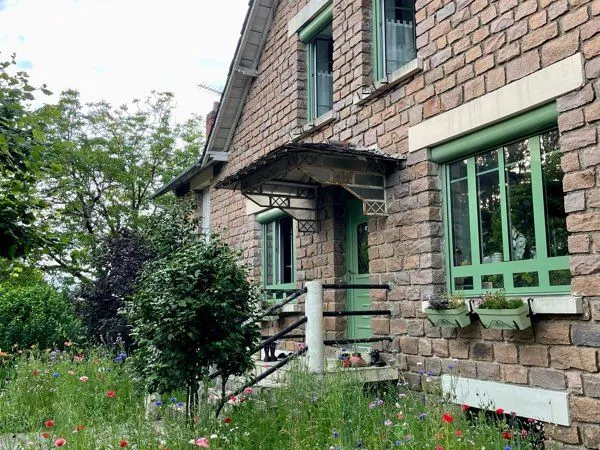 Maison de caractère en pierre - 120 m² rénovés + maison attenante de 46 m² - Terrain de 2 800 m²
