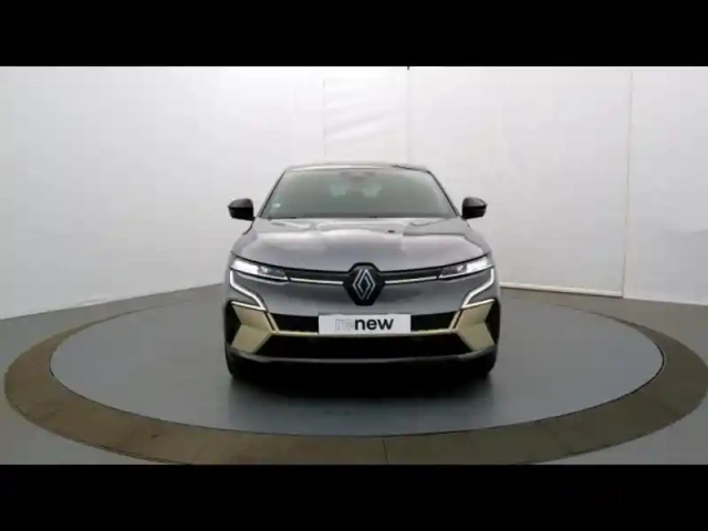 Renault Megane e-tech electric 220ch iconic autonomie confort -25 — photo 5