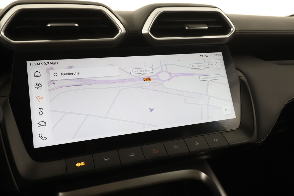 MG ZS 1.5 Hybrid+ Luxury — photo 16