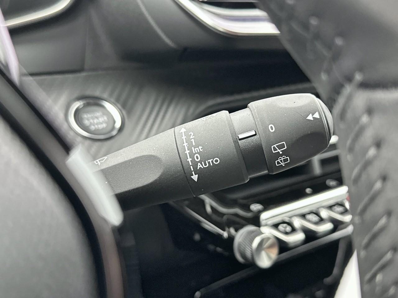 Peugeot 2008 100 s&s bvm6 allure — photo 18