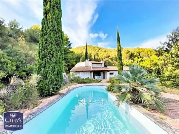 Maison et villa de prestige Vente Le Revest-les-Eaux 7p 160m² 745000€