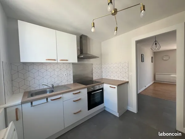 Appartement 4 pièces - 72 m² - Entièrement rénové - Balcon plein sud - Dernier étage