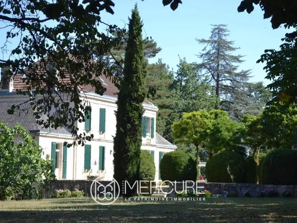 Maison 17 pièces 845 m²