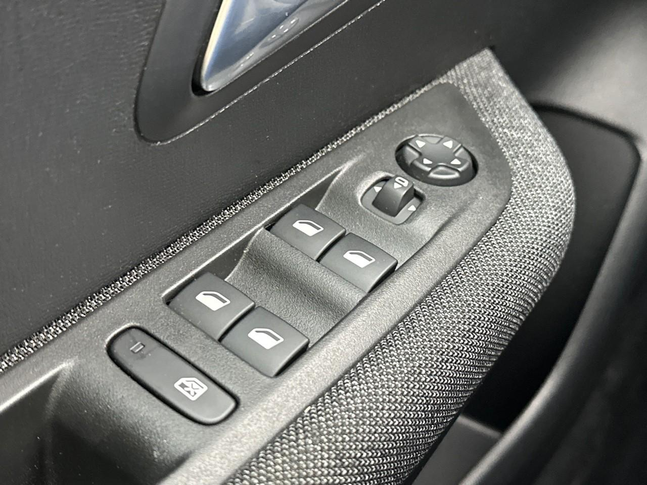 Peugeot 208 puretech 100 s&s bvm6 style — photo 15