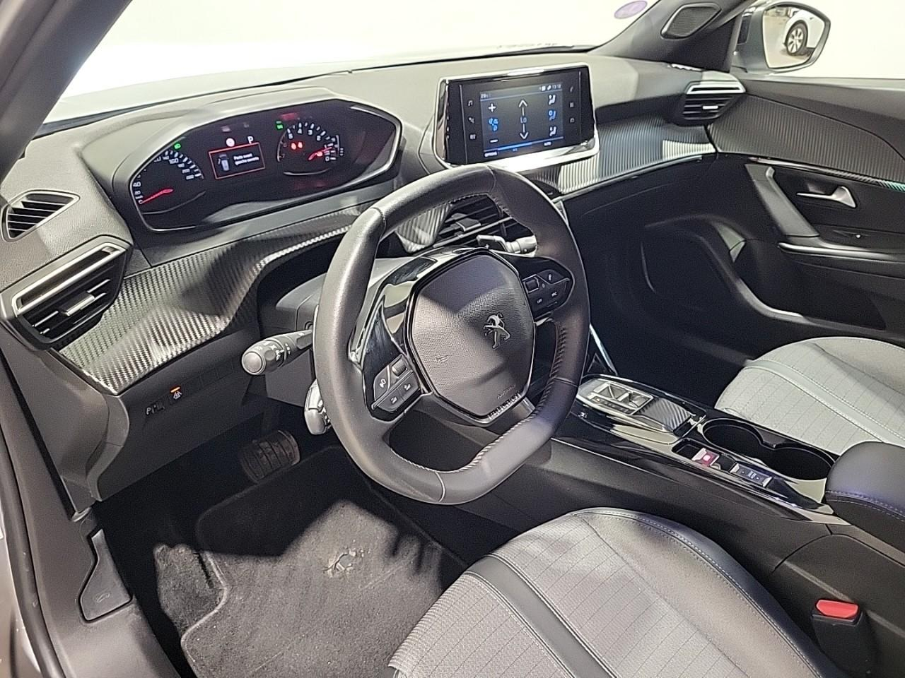 Peugeot 2008 puretech 130 s&s eat8 allure — photo 9