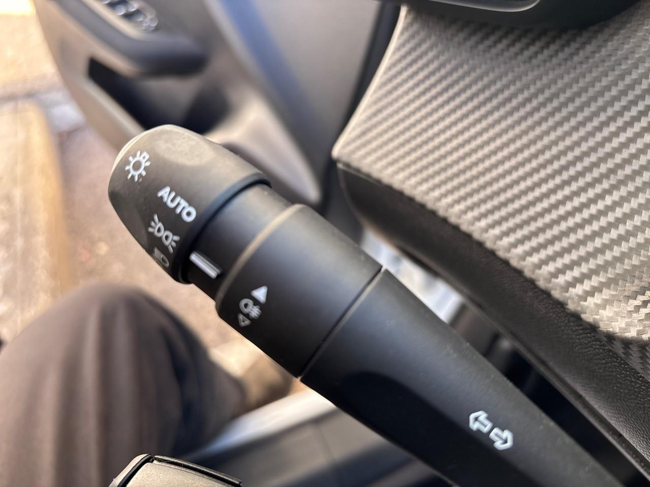 Peugeot 208 puretech 75 s&s bvm5 active pack — photo 11
