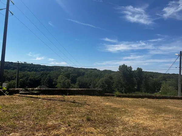 Terrain 1748 m²