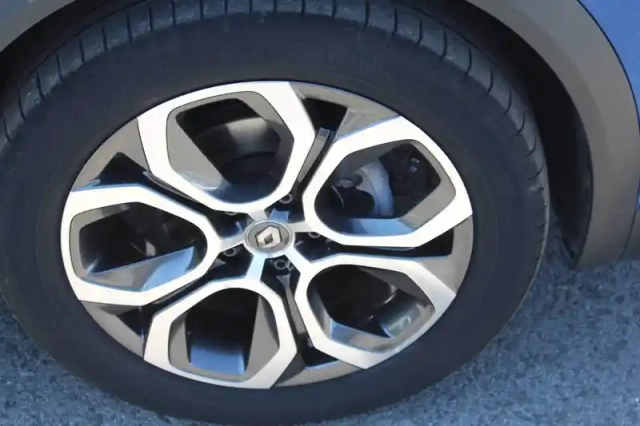 Renault Captur tce 155 edc fap — photo 30