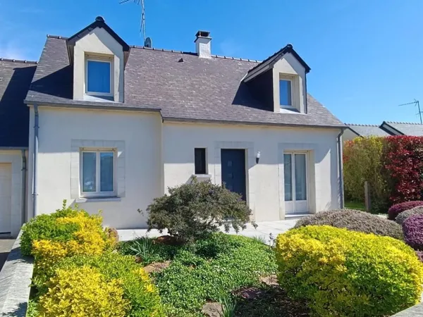 Maison familiale de type 6 (5 chambres) avec jardin clos