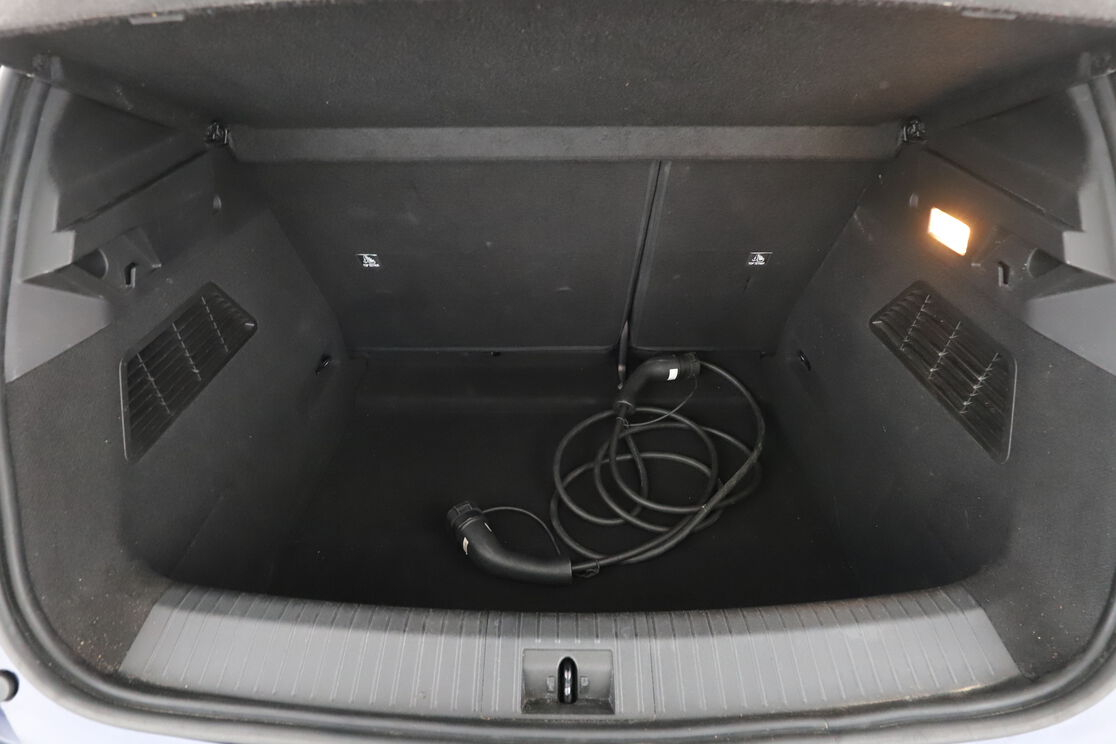 Renault Megane E-Tech E-Tech EV60 Super Charge Techno — photo 16