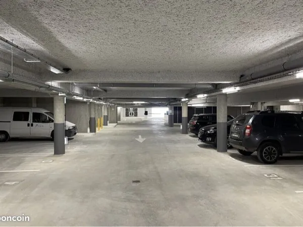 Place de parking - Monselet / hauts pavés