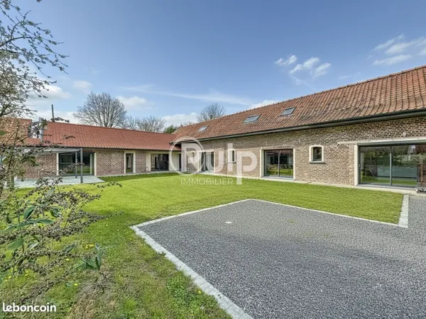 Longère 9 pièces 217 m²