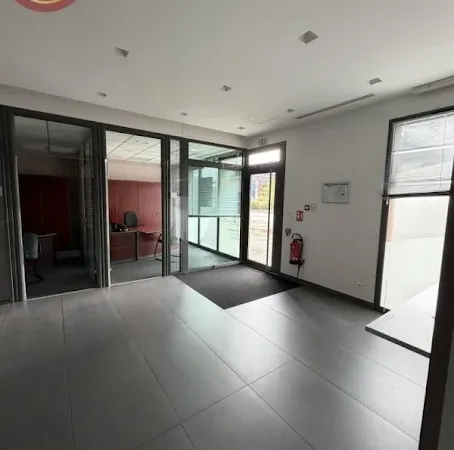 Bureaux 180 m²