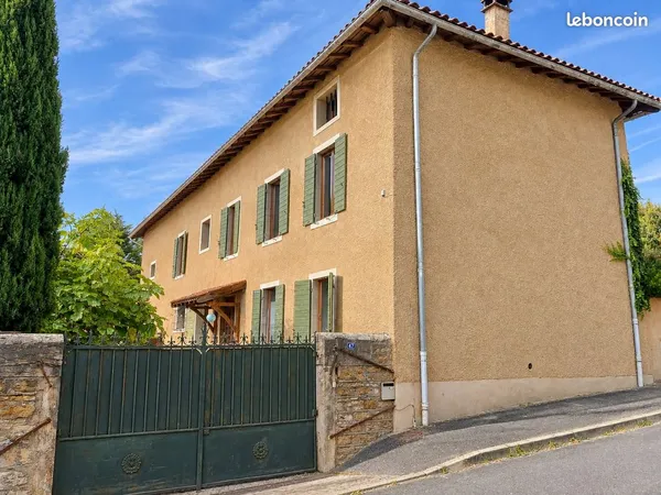 Maison familiale 7 pièces 5 min de Villefranche sur Saone