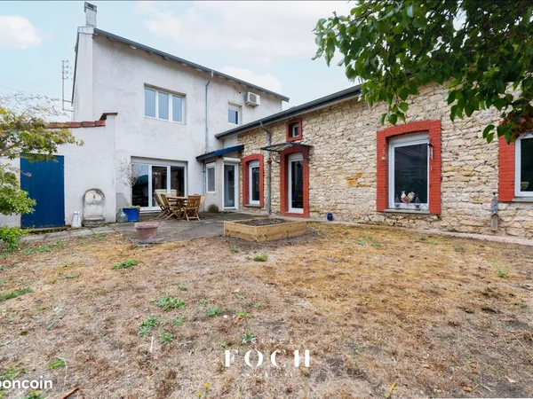 Maison 8 pièces 179 m²