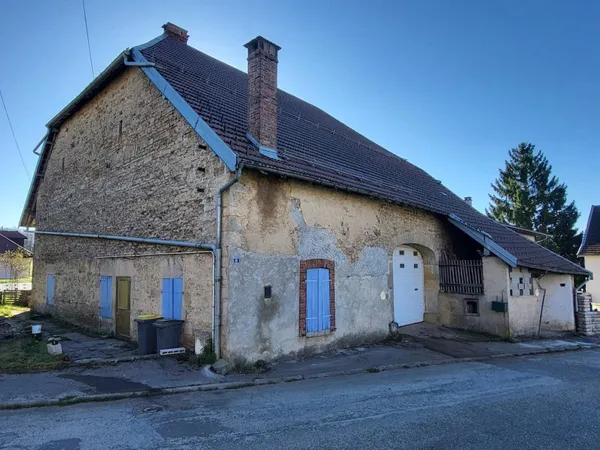 Vends maison située en campagne - 160 m² - 5 pièces, 2 chambres - Villers-sous-Chalamont 25270