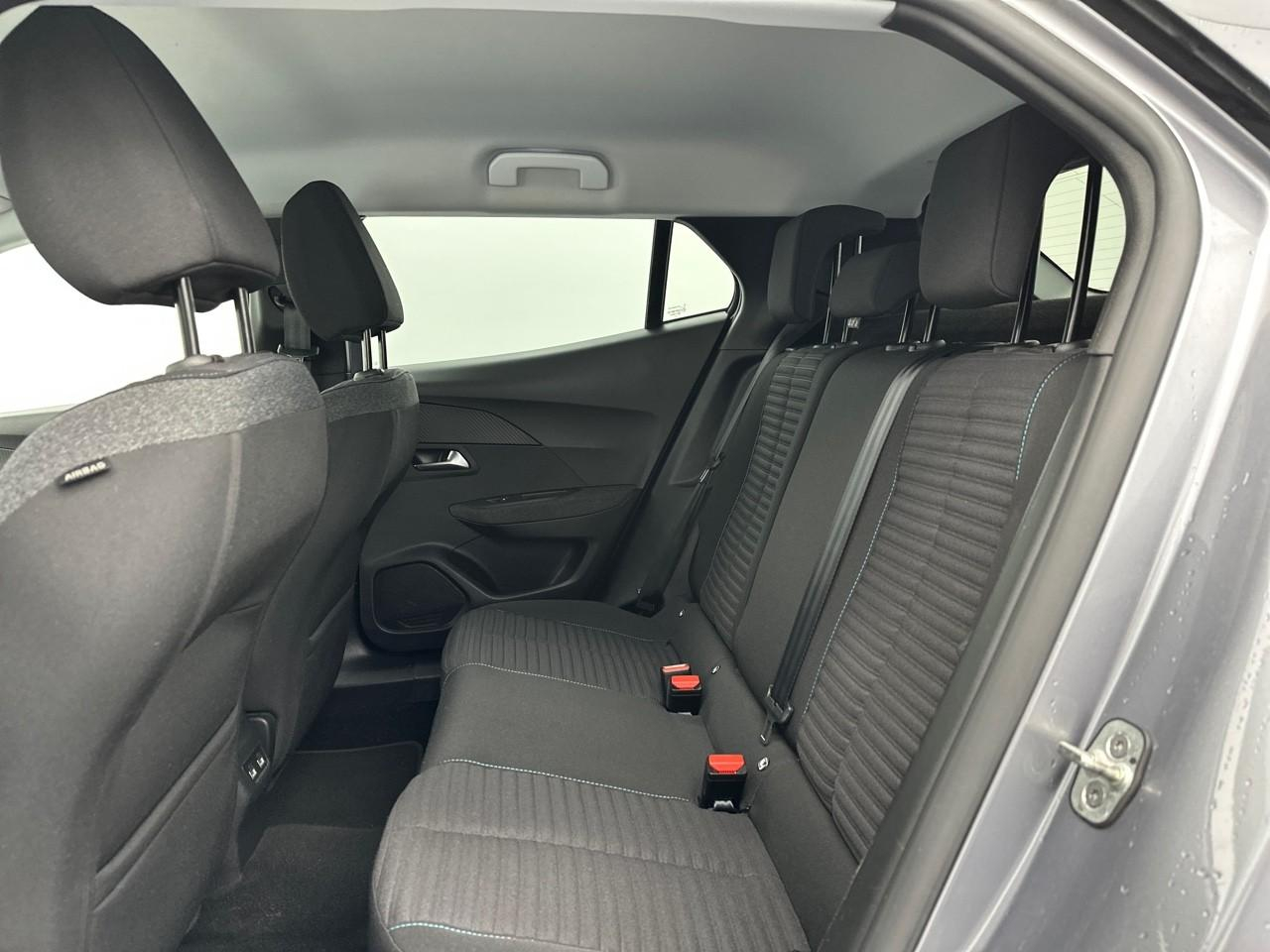 Peugeot 2008 puretech 130 s&s eat8 style — photo 12