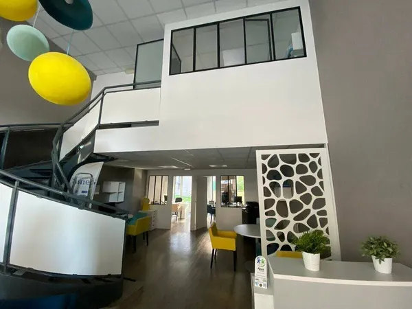 Local commercial 115 m²
