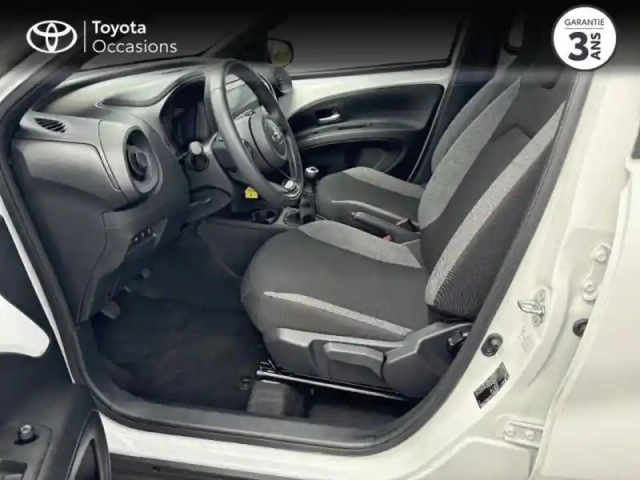 Toyota Aygo x 1.0 vvt-i 72ch dynamic my24 — photo 11