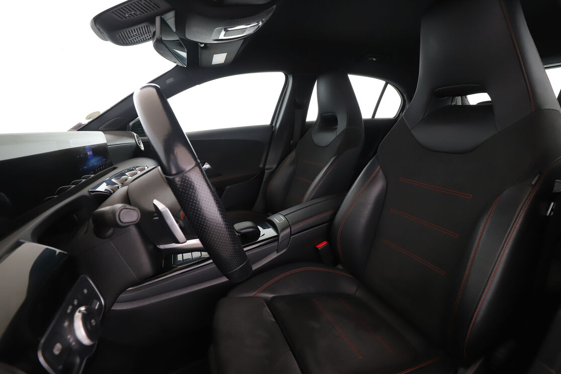 Mercedes-Benz Classe A 180 d AMG Line 8G-DCT — photo 9