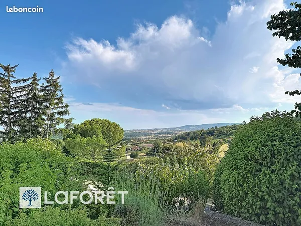 Propriété 5 pièces 104 m²