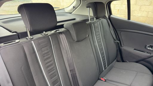 Renault Megane 1.5 dCi 110 EDC6 - Dynamique – 2012 – 96665 km – Diesel – Boîte Automatique — photo 18
