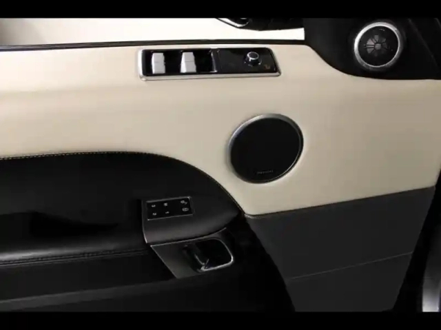 Land Rover Range Rover sport 3.0 sdv6 306ch hse mark vii — photo 10