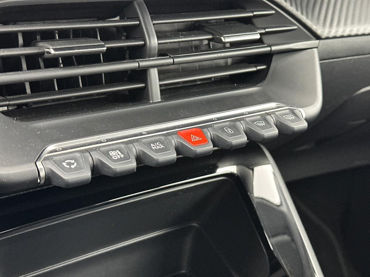 Peugeot 208 puretech 75 s&s bvm5 like — photo 23