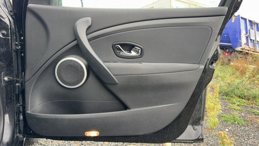 Renault Megane 1.5 dCi 110 EDC6 - Dynamique – 2012 – 96665 km – Diesel – Boîte Automatique — photo 25