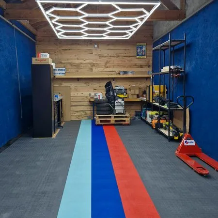 A louer garage équipé 51m²