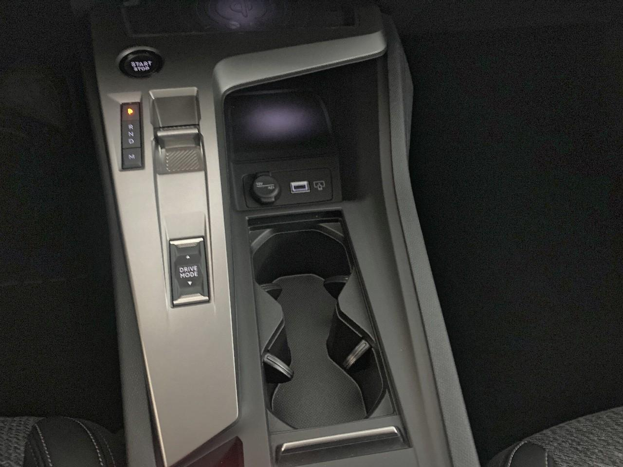 Peugeot 308 sw bluehdi 130ch s&s eat8 allure — photo 17
