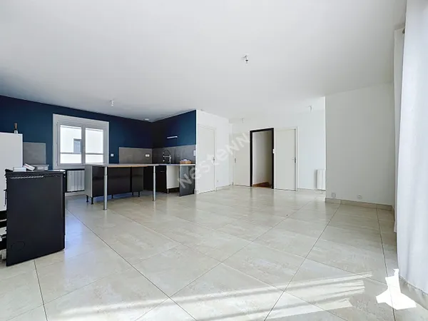 Maison à vendre à Ancenis - 3 chambres, bureau, jardin et garage.
