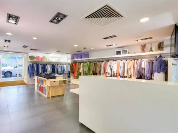 Boutique 2 pièces 144 m²