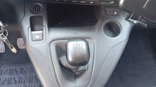 Peugeot Rifter 1.5 BlueHDi 130 - Allure – 2019 – 95002 km – Diesel – Boîte Manuelle — photo 24