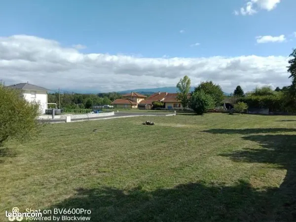Dernier Terrains plats à bâtir - “ à Lornay viabilisés libre constructeur 645 m2