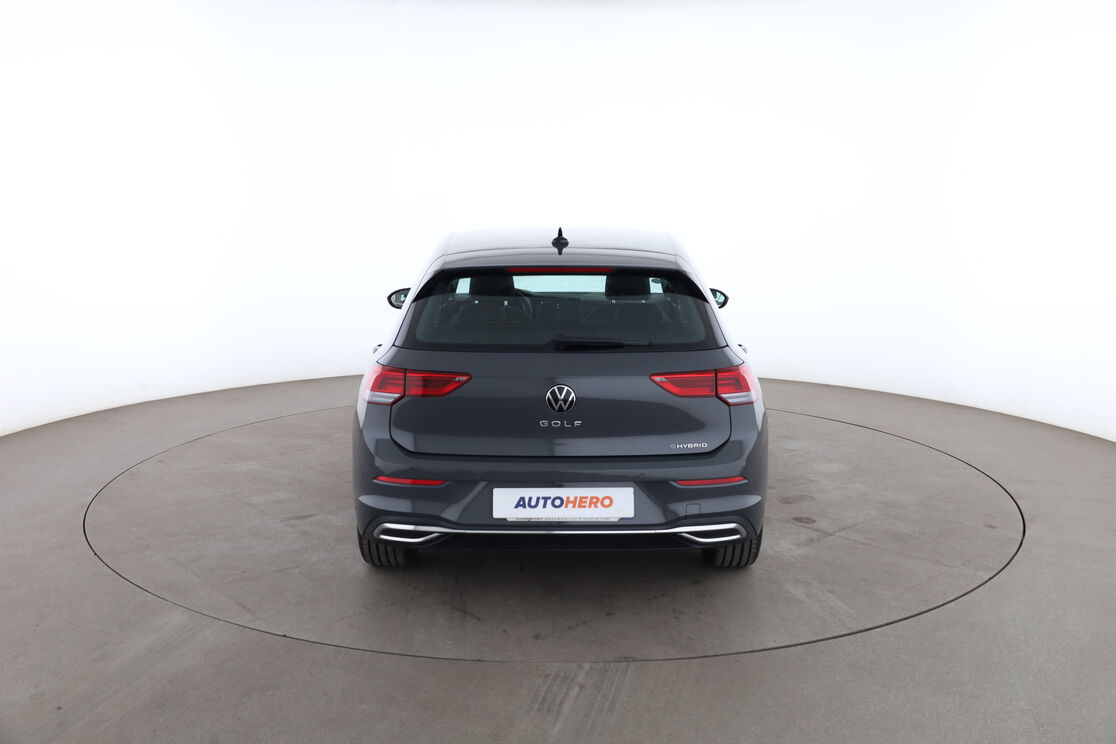 Volkswagen Golf VIII 1.4 Hybrid Rechargeable OPF Style DSG6 — photo 4