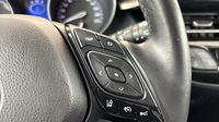 Toyota C-Hr 122h Collection 2WD E-CVT RC18 — photo 24