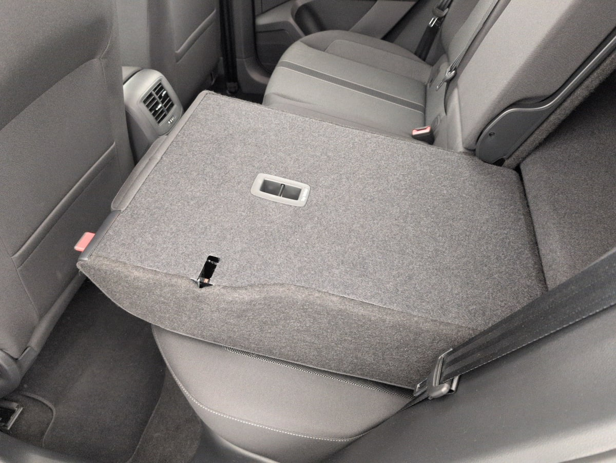Volkswagen T-Roc — photo 12
