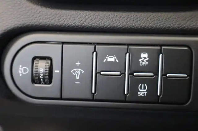 Kia Xceed 1.6 crdi 136 ch mhev dct7 — photo 8
