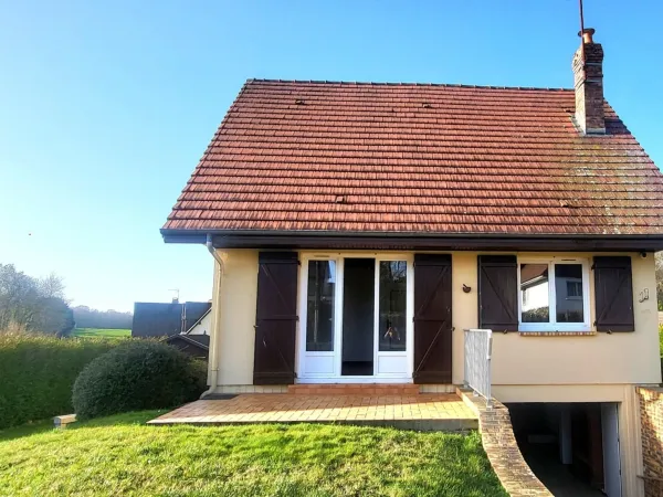 Houppeville-Centre : Jolie Maison de 83 m² avec 2 CH, J 400 m² & 2 Gges ;.... Prix attractif !