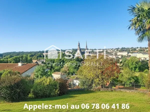 Une vue d'exception, une maison à découvrir !