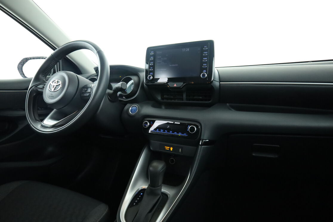 Toyota Yaris 1.5 Hybrid Design — photo 12