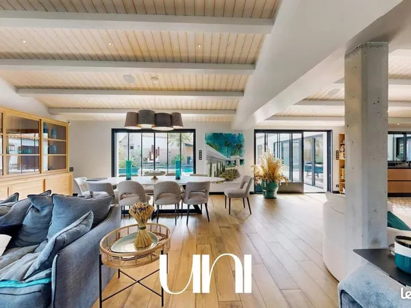 Maison 5 pièces 277 m²