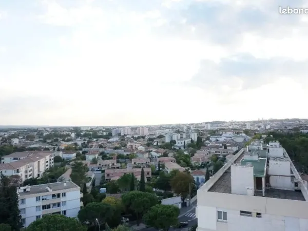 T4 lumineux de 80 m² - 12ème étage avec balcon et vue panoramique