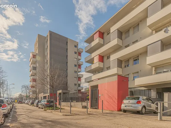 Bureau et espace de travail Vente Échirolles  112m² 168000€