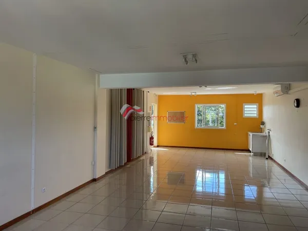 Bureau professionnel 63 m2 à louer Ravine des Cabris, Cond